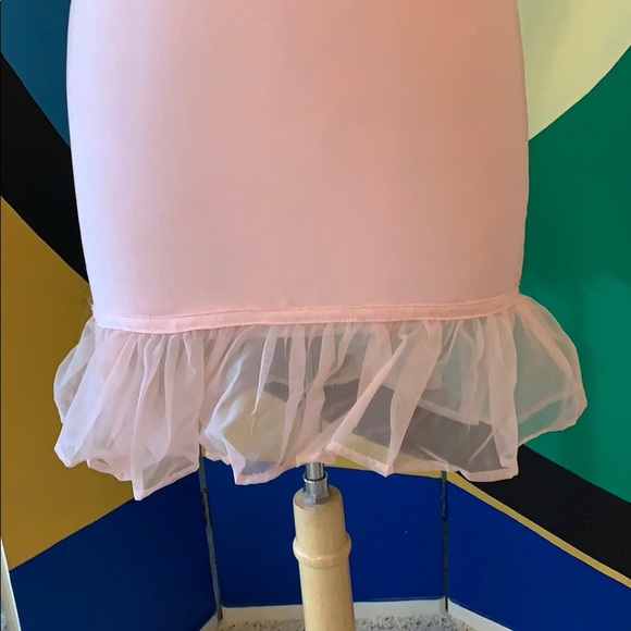 NWT pink bodycon dress with chiffon sleeve & hem - Picture 3 of 7